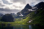 Le isole Lofoten Norvegia. A bordo dell'Hurtigruten Midnatsol tra Stokmarkens e Svolvaer attraverso il Trollfjord. 